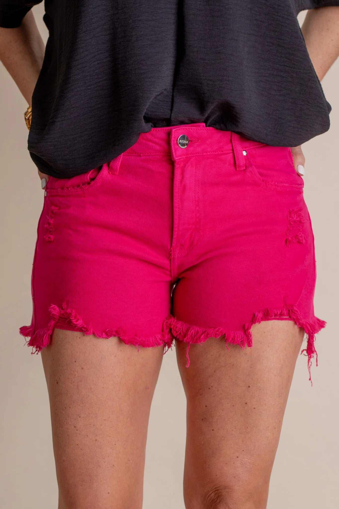 Berry Bomb Mid Rise Short Risen