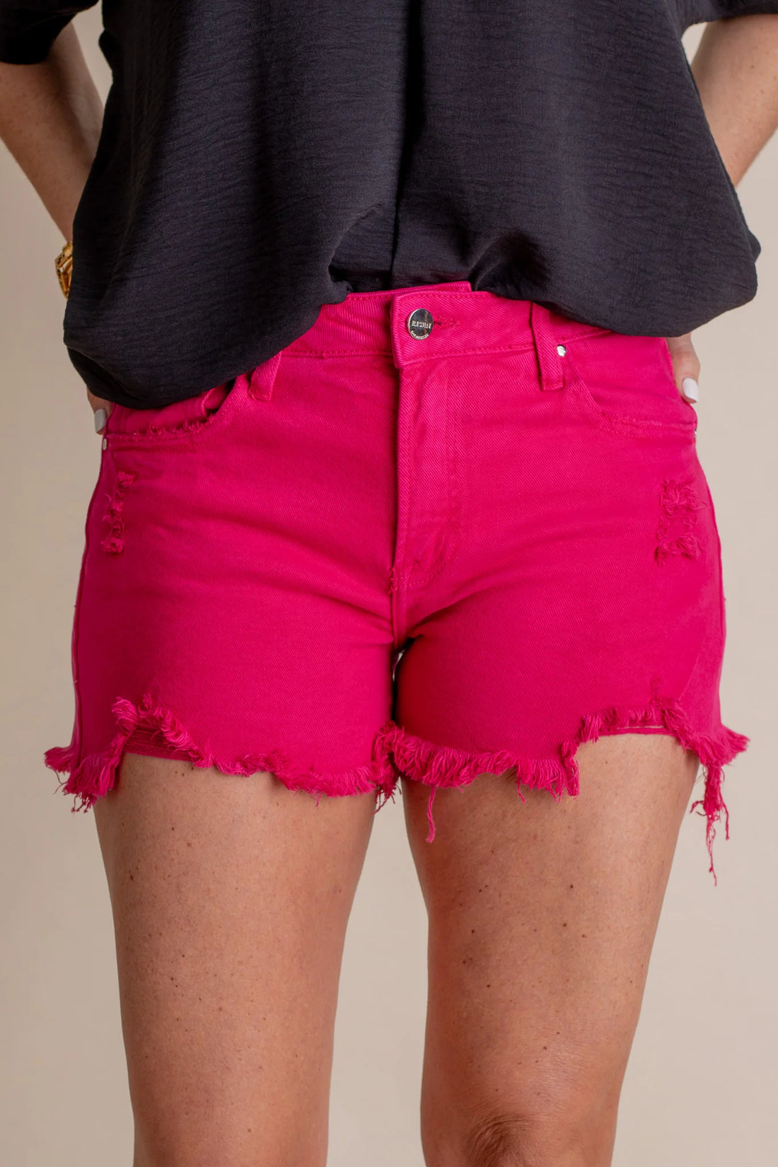 Berry Bomb Mid Rise Short Risen