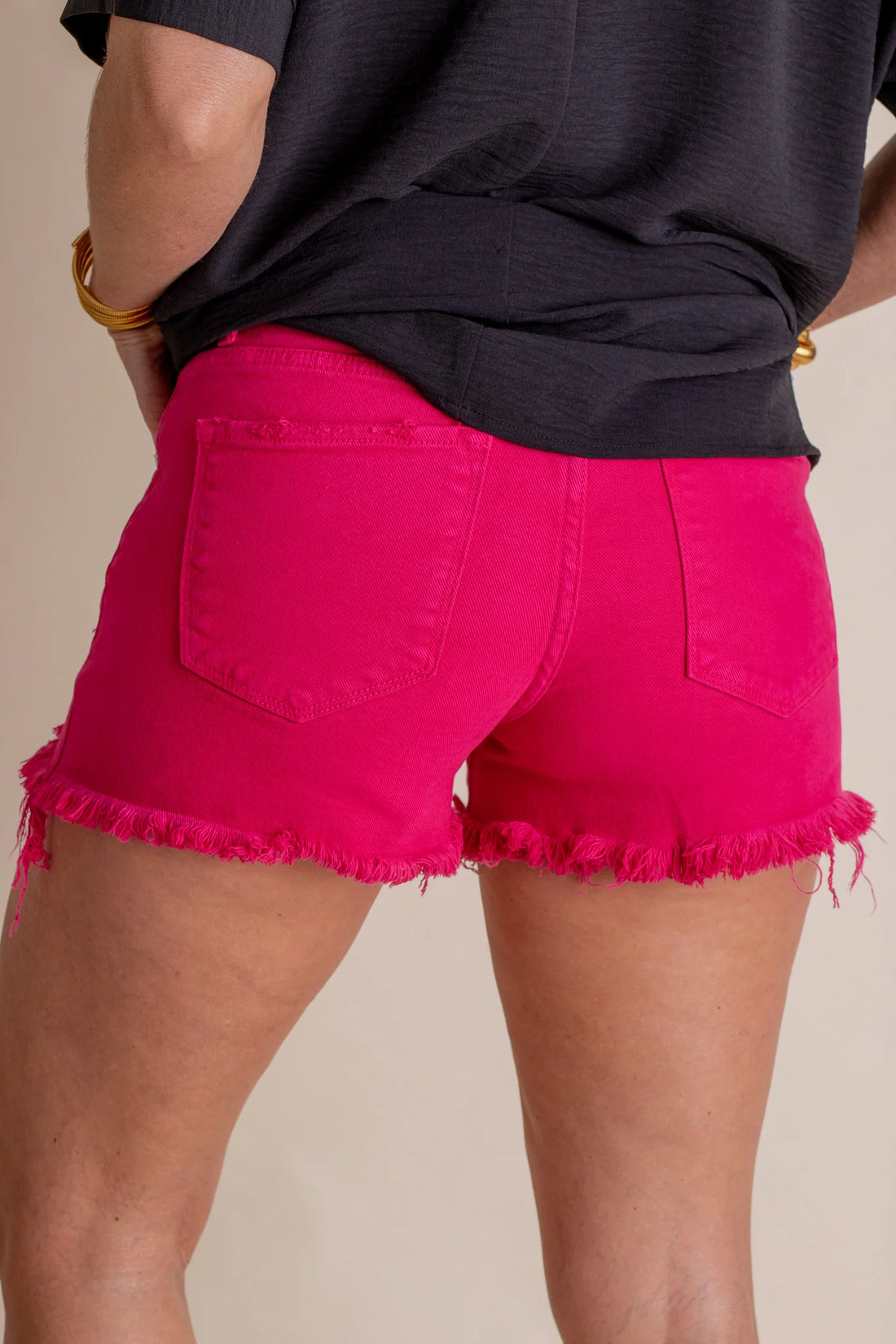 Berry Bomb Mid Rise Short Risen