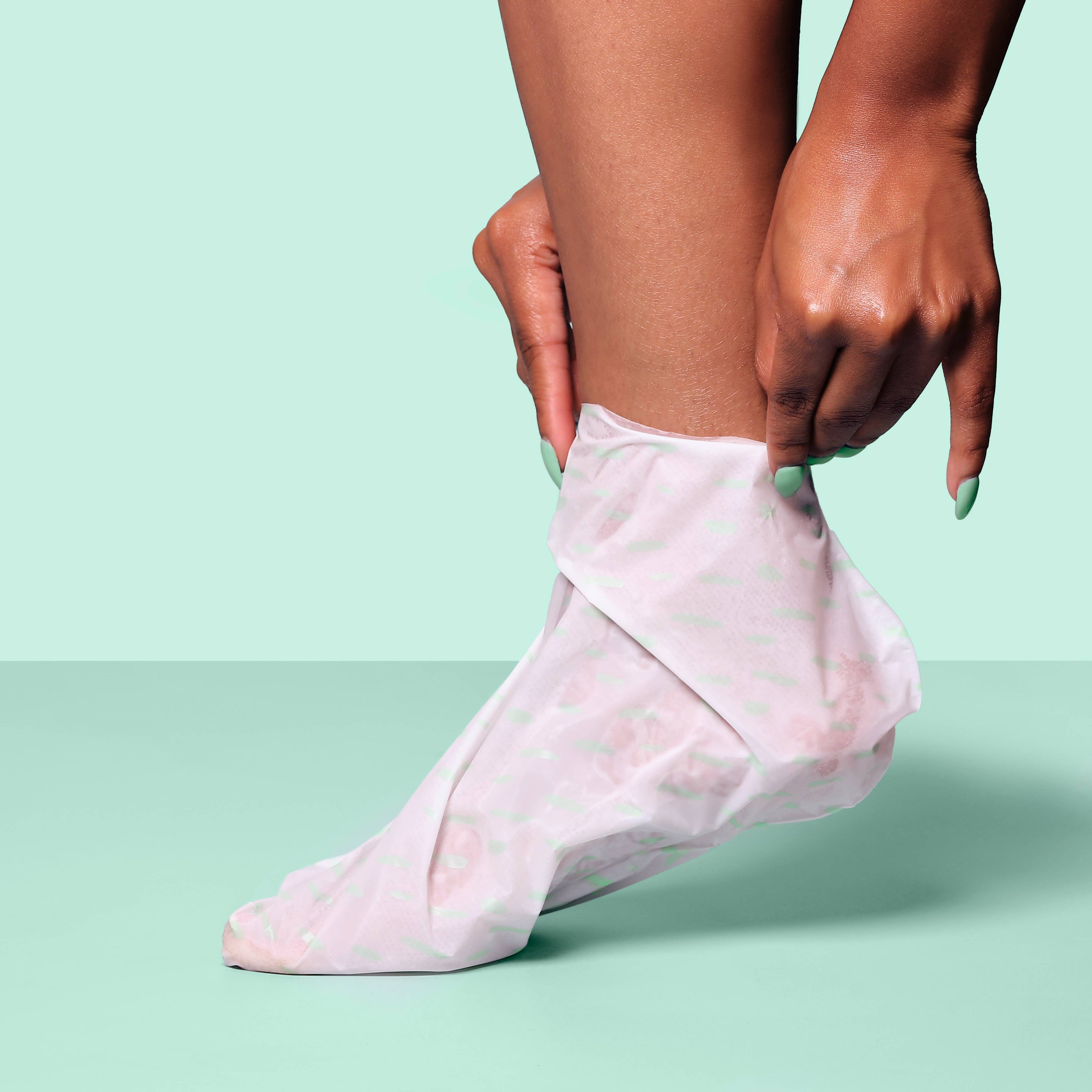 Soothing Foot Mask with Shea Butter &amp; Tea Tree